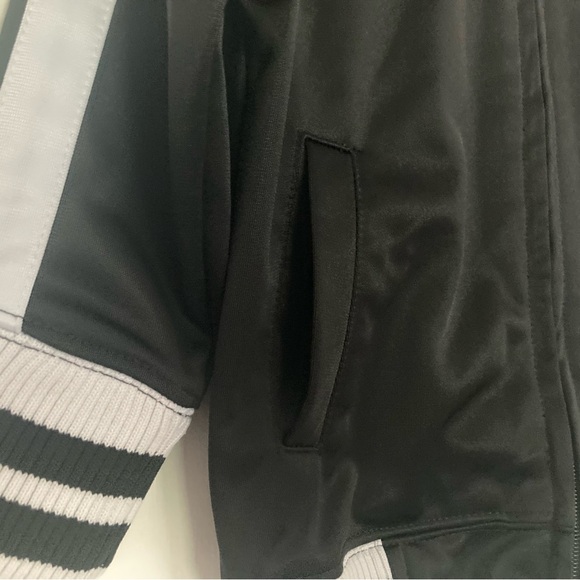 🇨🇦 NHL Ottawa Senators toddler jacket, size 2T - Picture 7 of 10